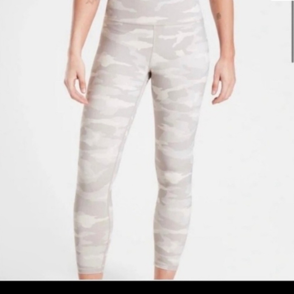ATHLETA Elation Camo 7/8 High Waisted tight/ Leggings Camo/Women’s Sz X-Small